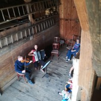 Voransicht: Tag der Sommerfrische im Vielfensterhaus in Böhlen heißt auch Musik in der Scheune ©Gerald Backhaus